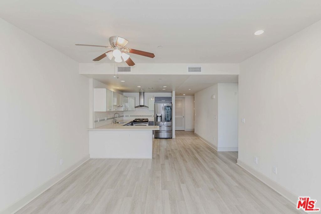 Photo of Listing #25589749