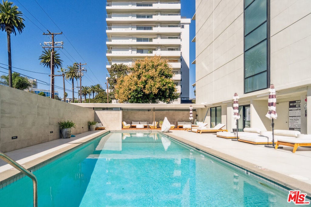 Photo of Listing #25589813