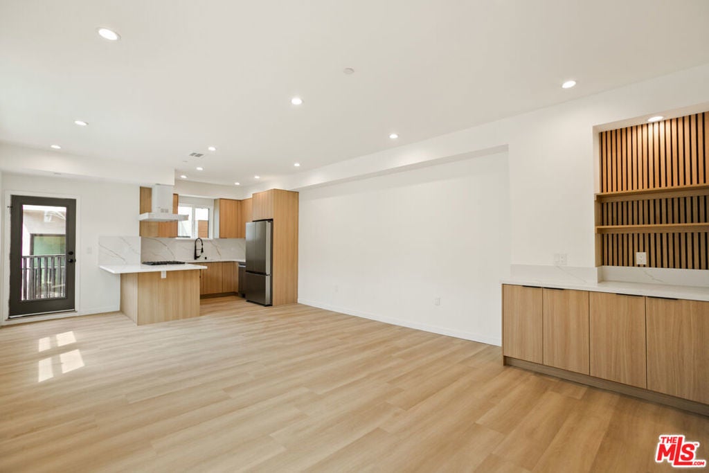 Photo of Listing #25589941