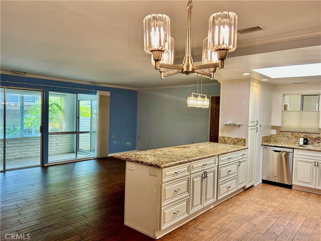 Photo of Listing #OC25208256