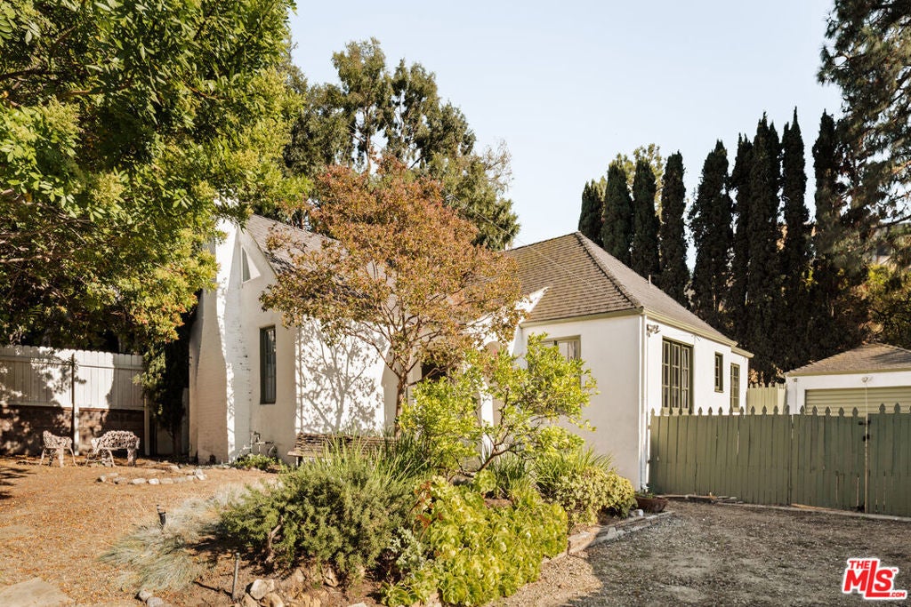 Photo of Listing #25589097