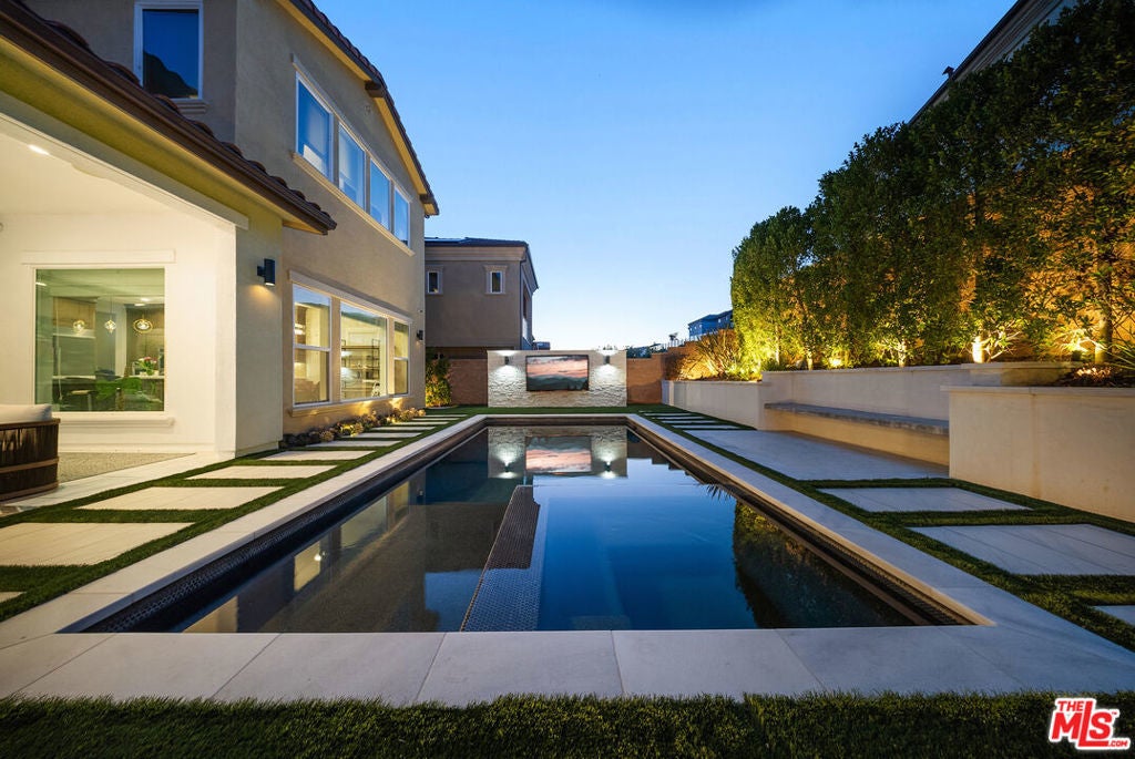 Photo of Listing #25590465