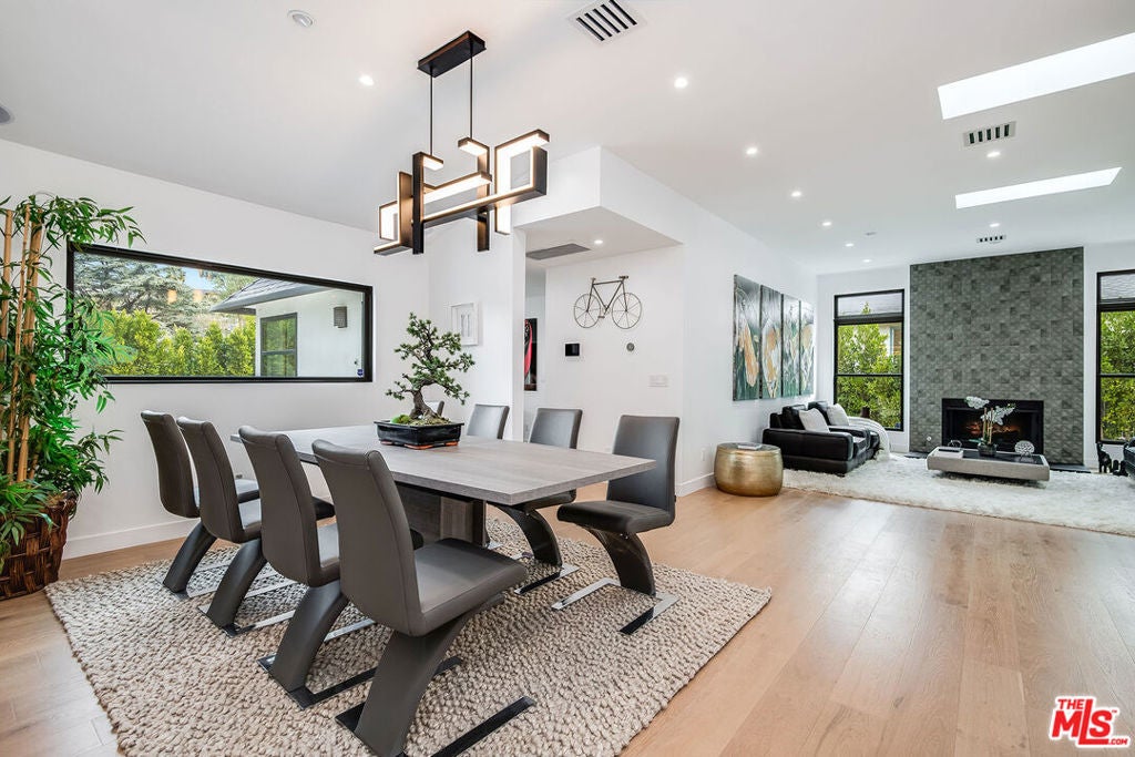 Photo of Listing #25589469