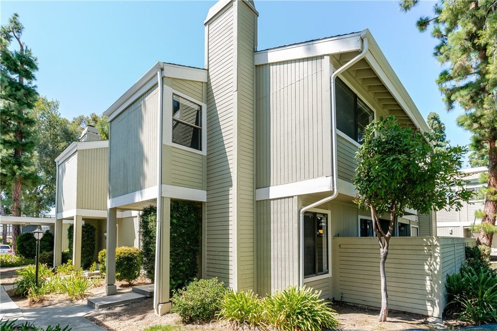 Photo of Listing #SR25208873