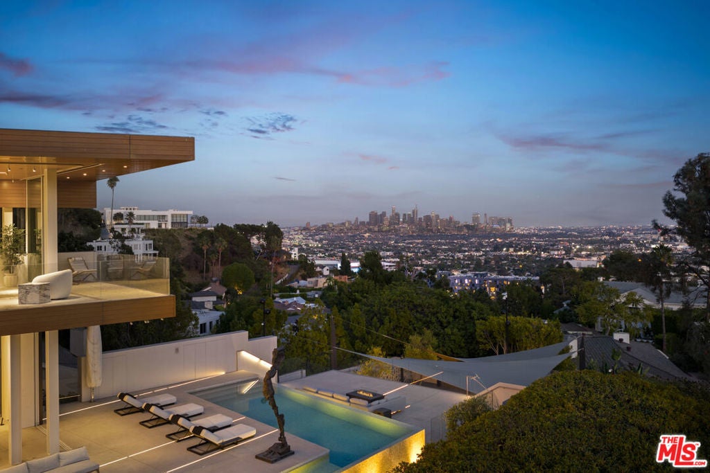 Photo of Listing #25591541