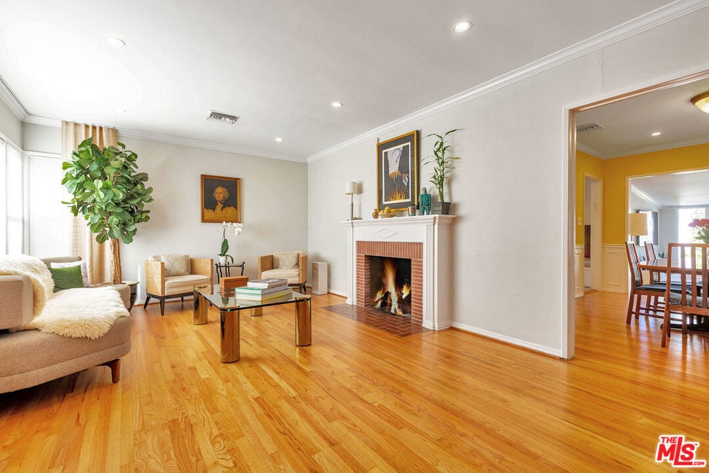 Photo of Listing #25591879