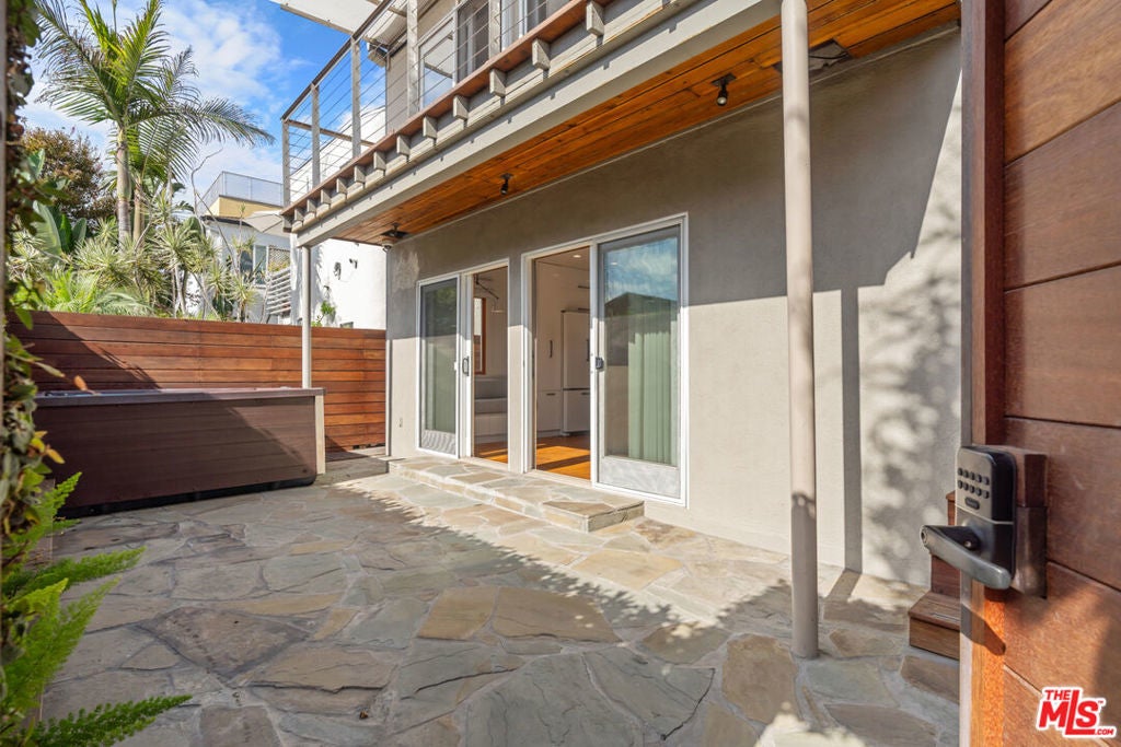 Photo of Listing #25590113