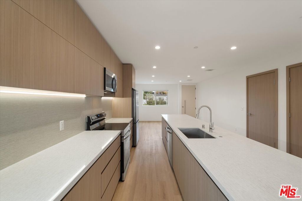 Photo of Listing #25591985