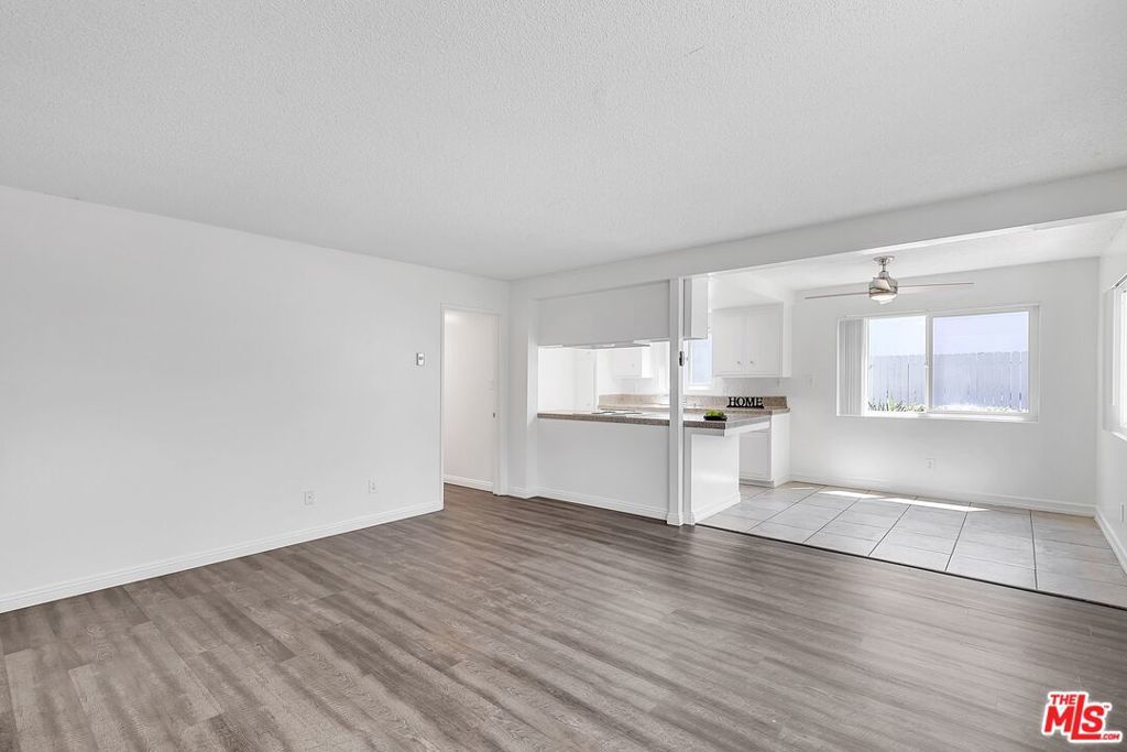 Photo of Listing #25591563