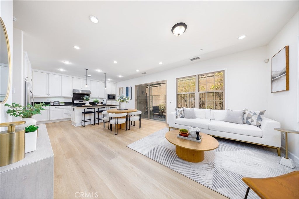 Photo of Listing #OC25199909