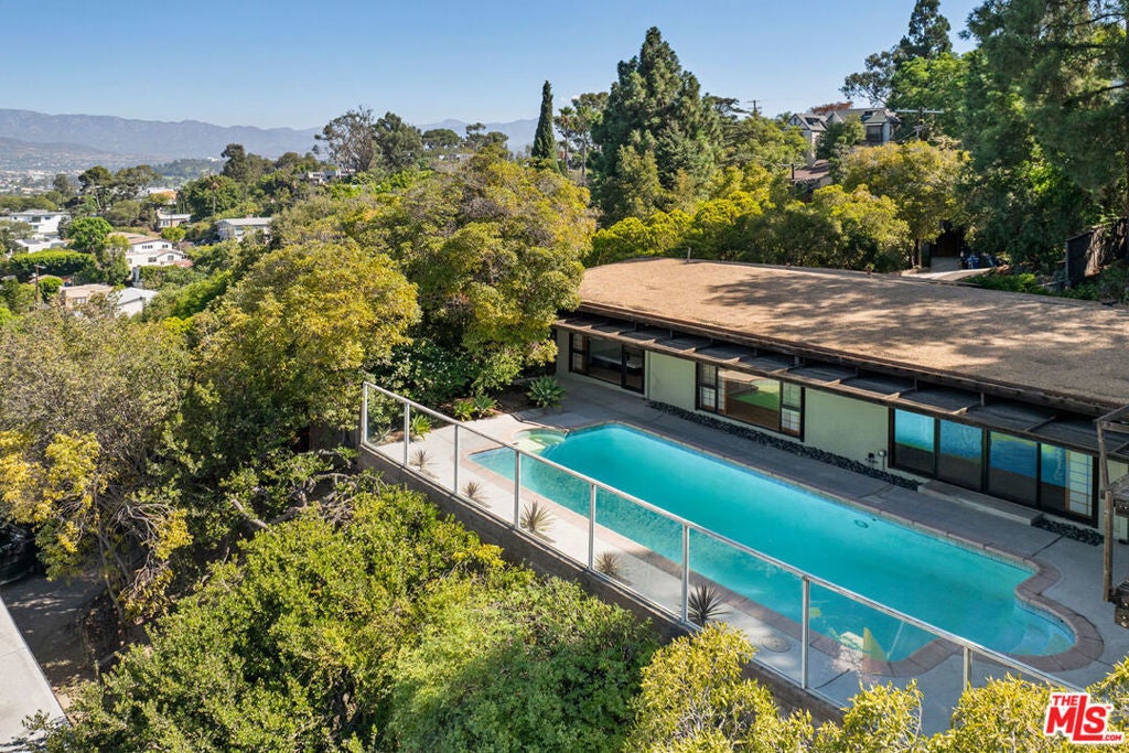 Photo of Listing #25592275