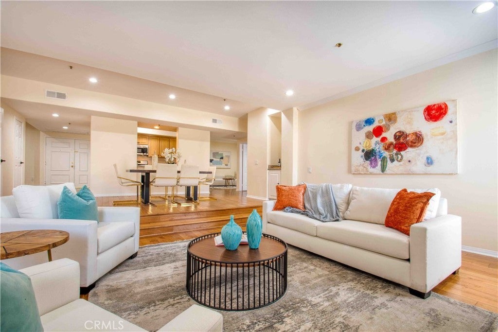 Photo of Listing #PV25217178