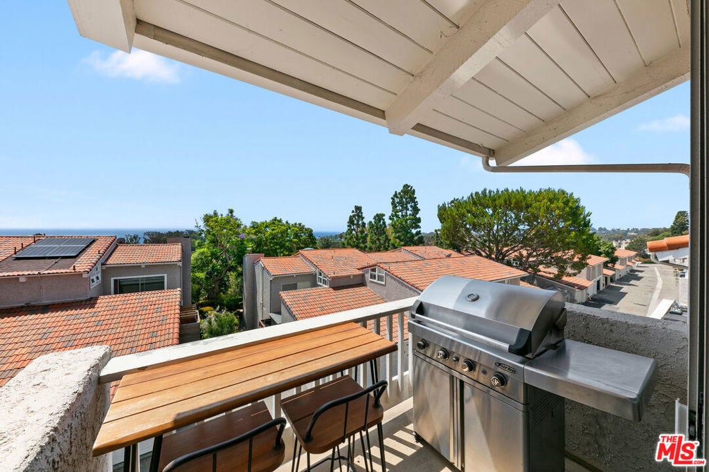 Photo of Listing #25591693