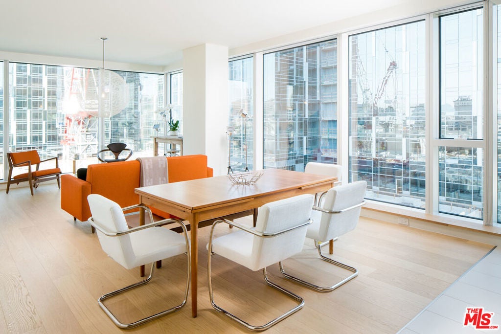 Photo of Listing #25592301