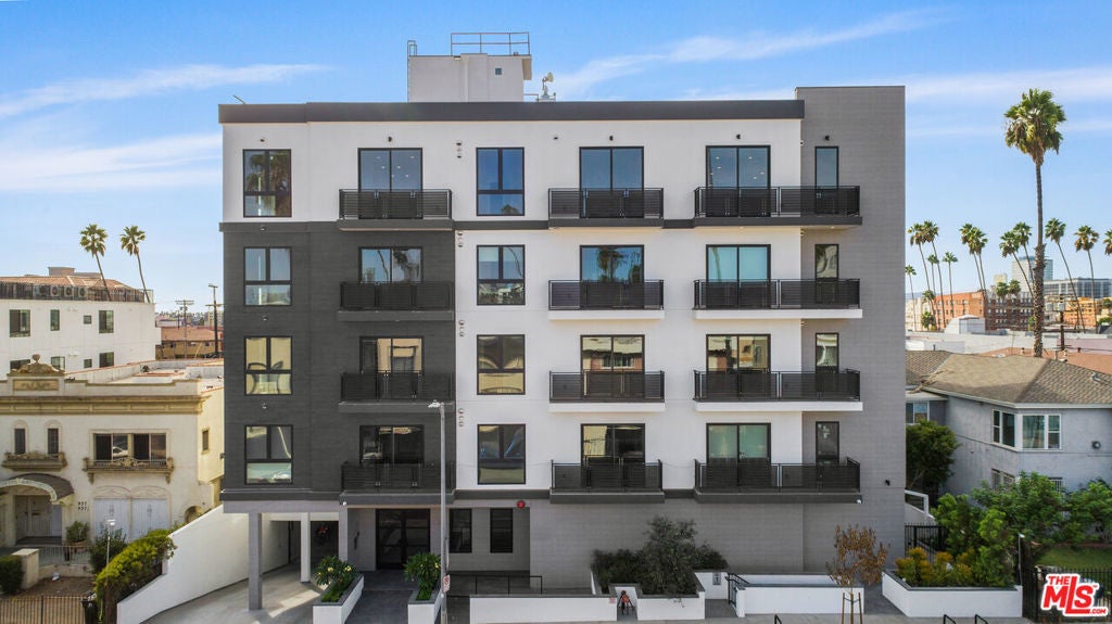 Photo of Listing #25592891