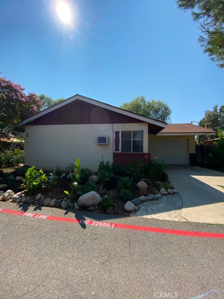 Photo of Listing #IV25218246