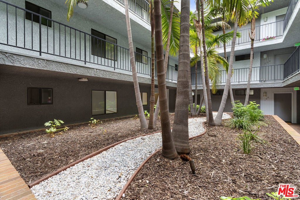 Photo of Listing #25593059