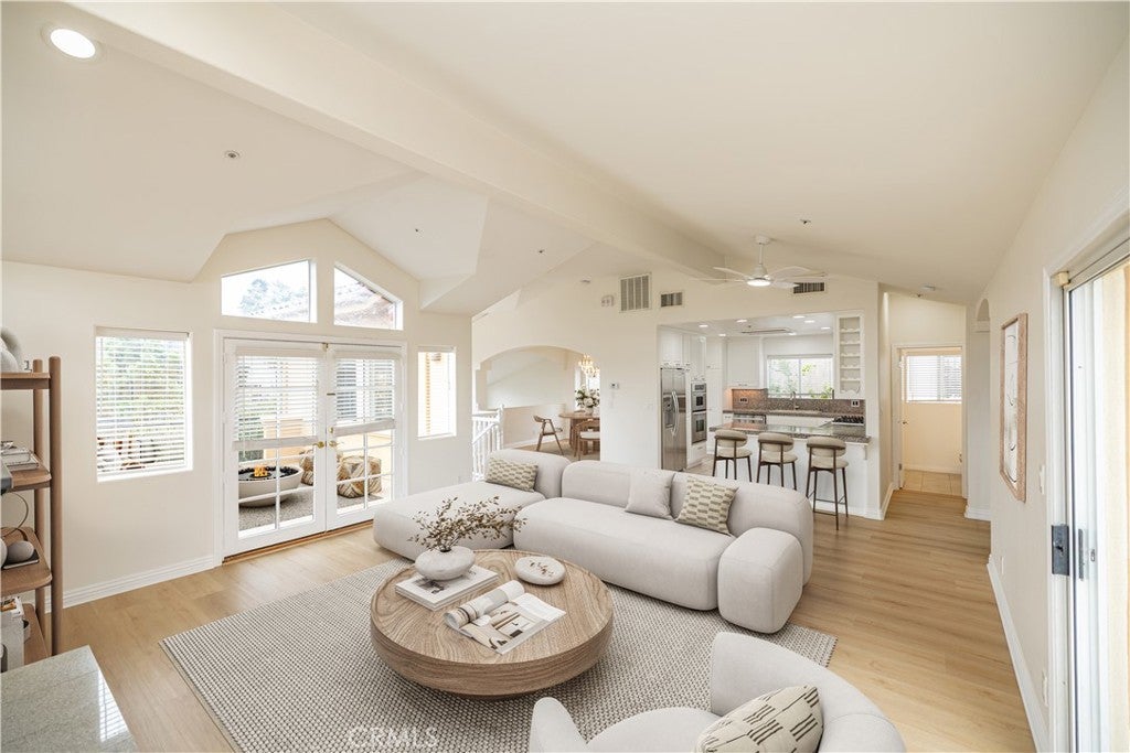 Photo of Listing #SB25218294