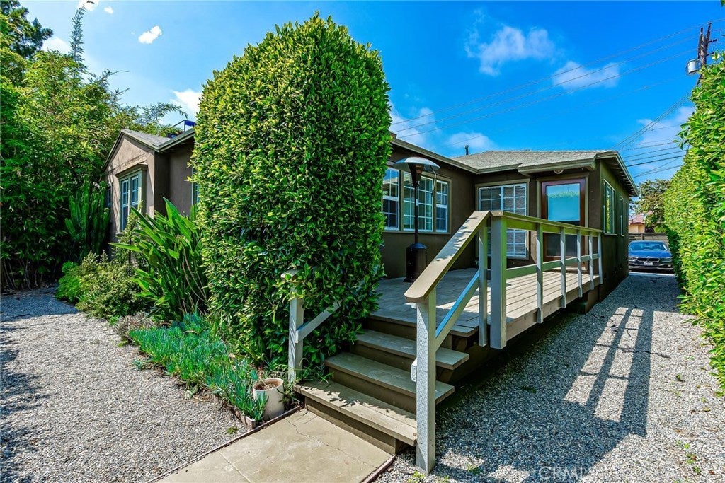 Photo of Listing #SR25218322