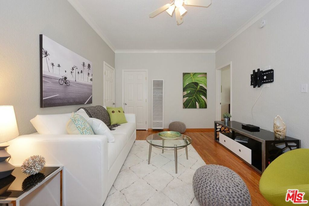 Photo of Listing #25593211