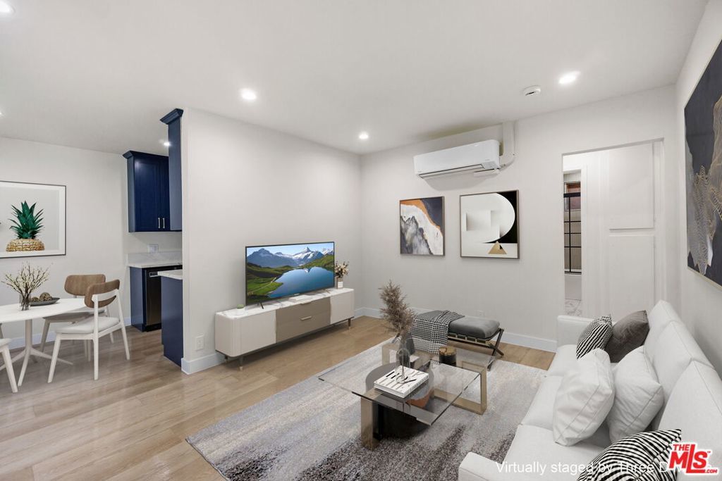 Photo of Listing #25593277