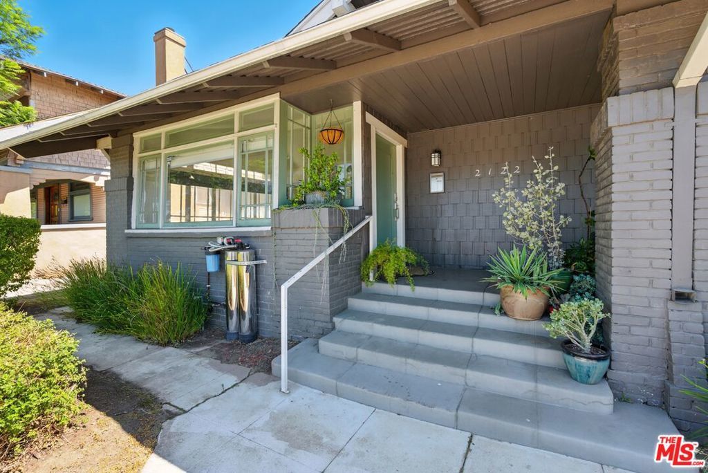 Photo of Listing #25593077