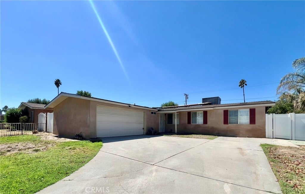 Photo of Listing #IV25219610