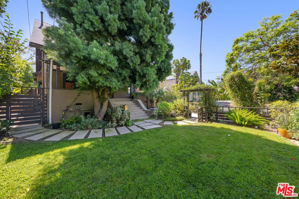 Photo of Listing #25594273