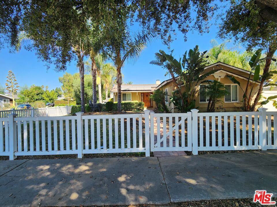 Photo of Listing #25594335