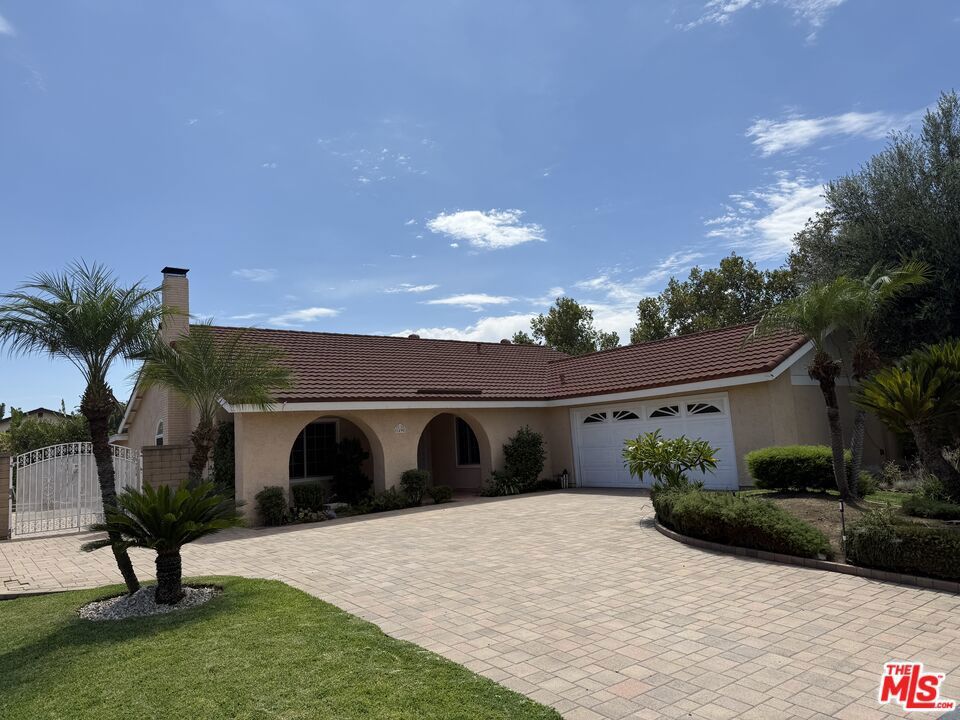 Photo of Listing #25594357