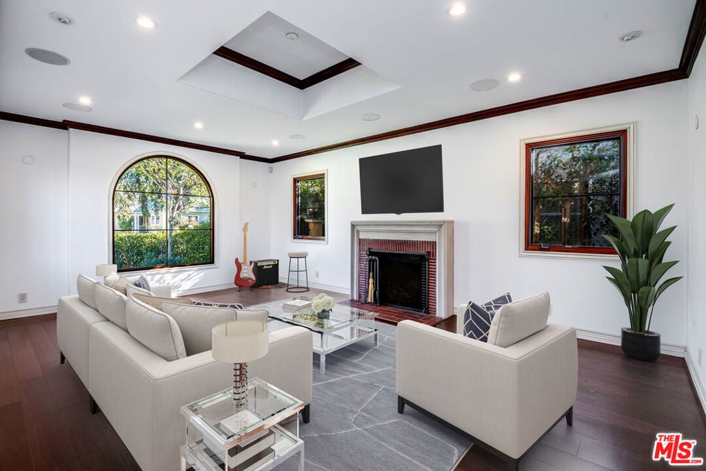 Photo of Listing #25591171