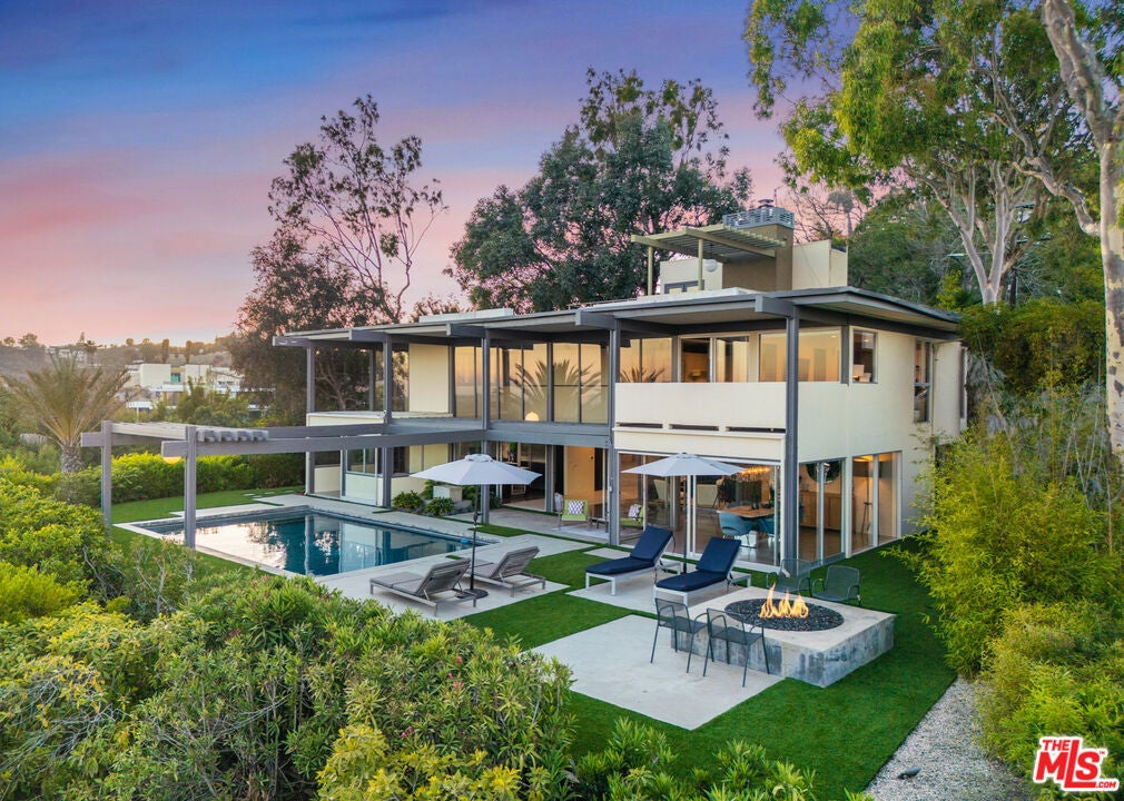 Photo of Listing #25594405