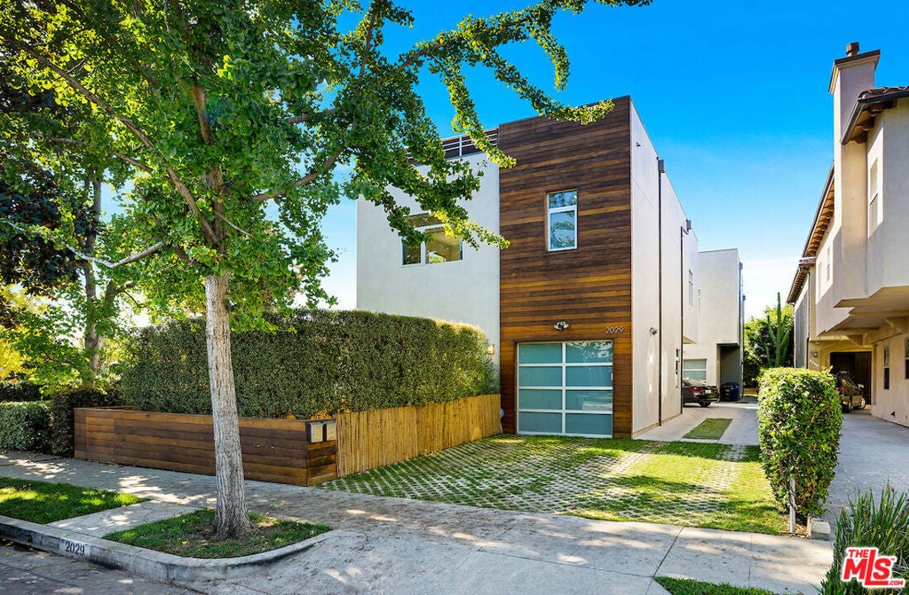 Photo of Listing #25595329