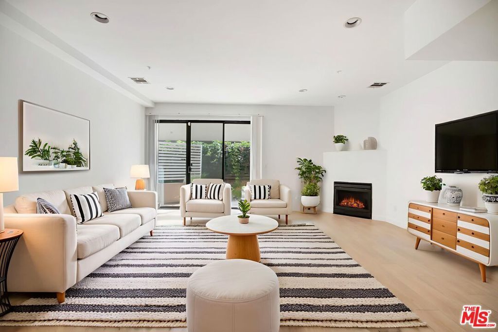 Photo of Listing #25595335