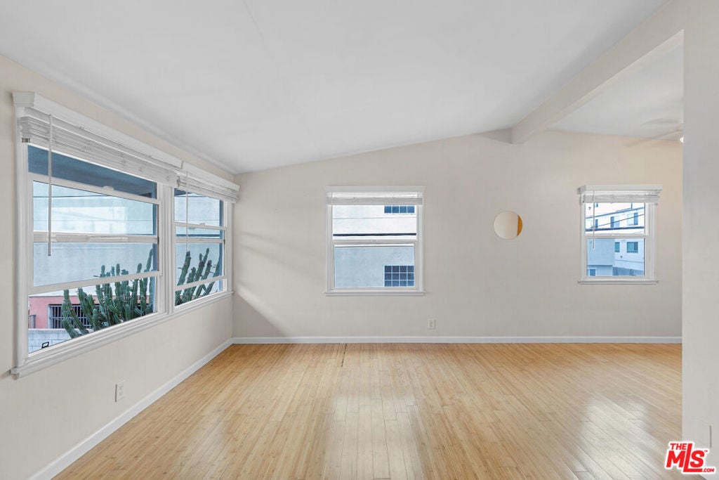 Photo of Listing #25595615