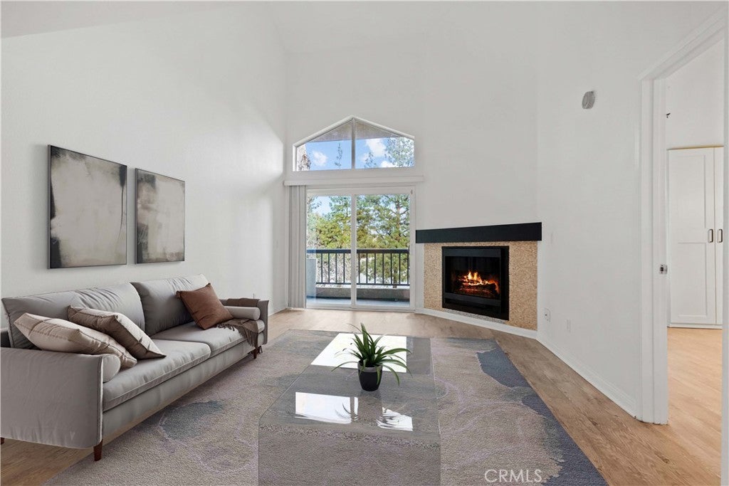 Photo of Listing #SR25207357