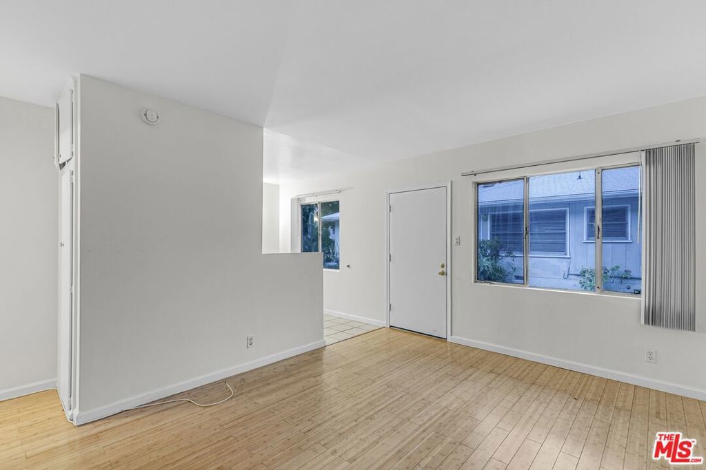 Photo of Listing #25595775