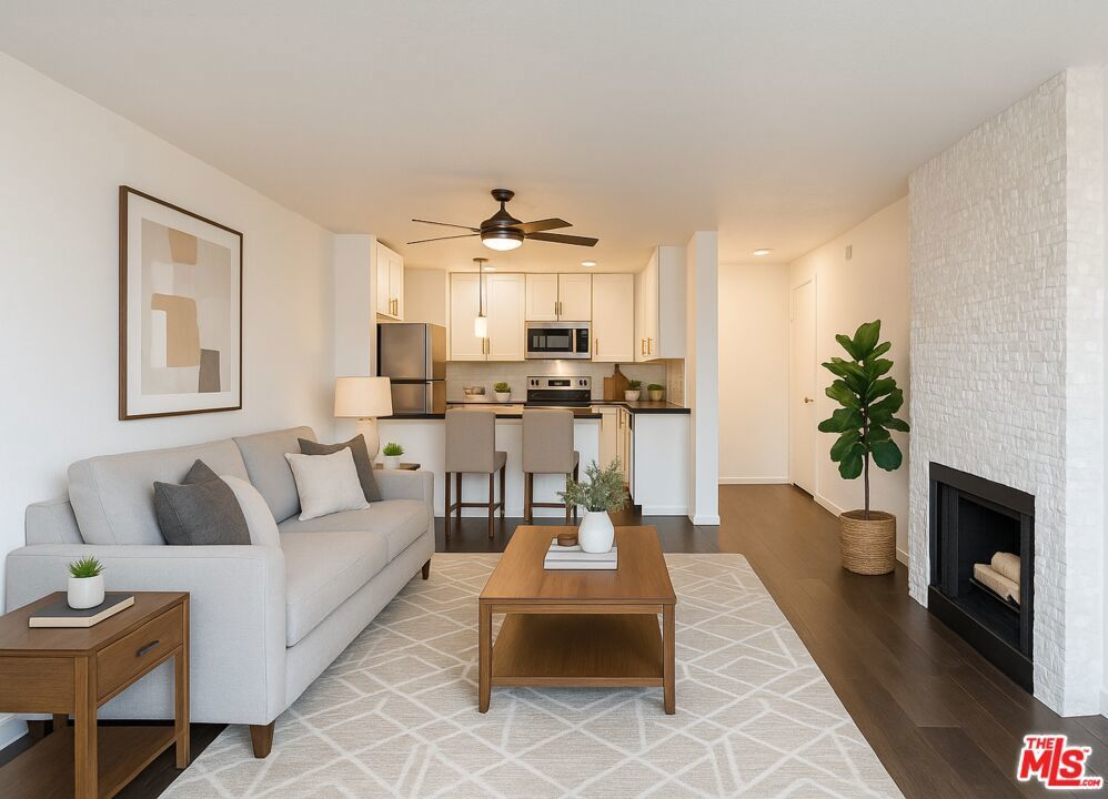 Photo of Listing #25595853