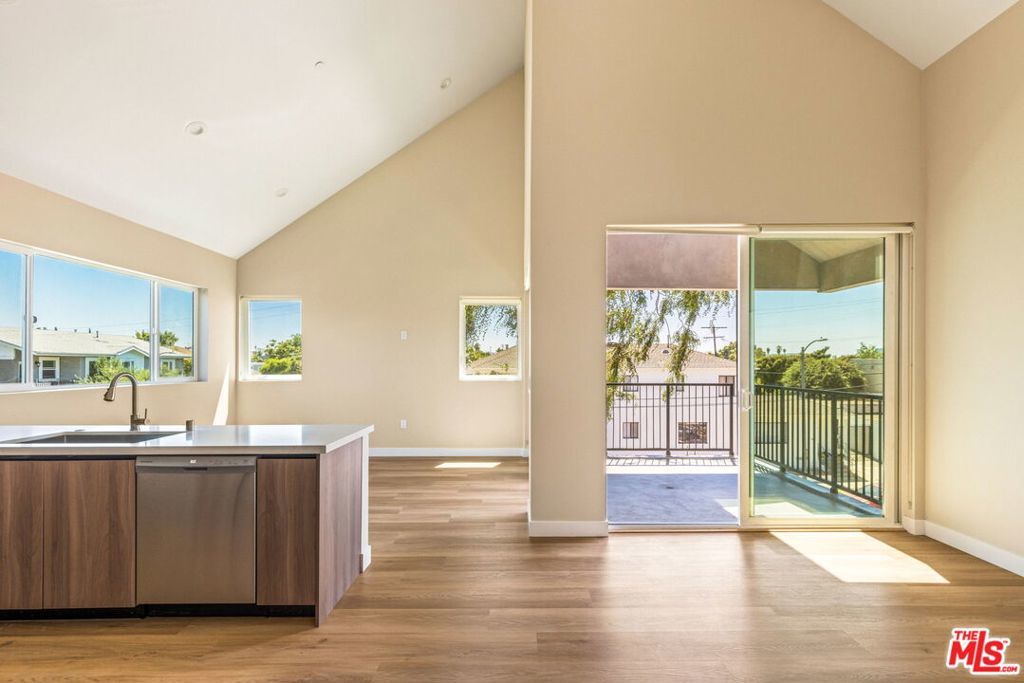 Photo of Listing #25595887