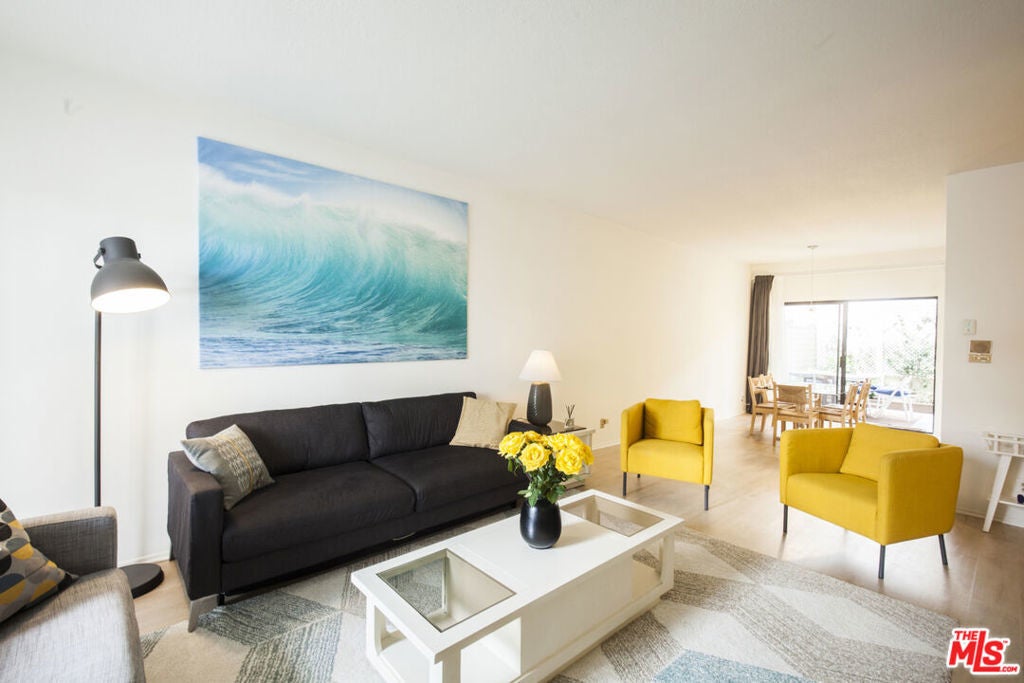 Photo of Listing #25587857