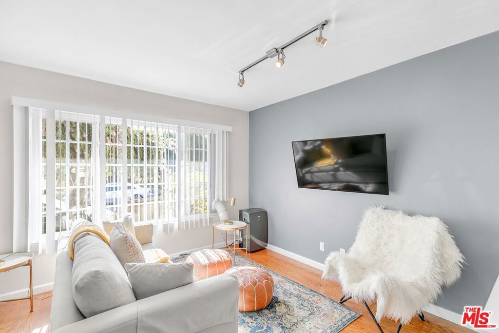 Photo of Listing #25596163