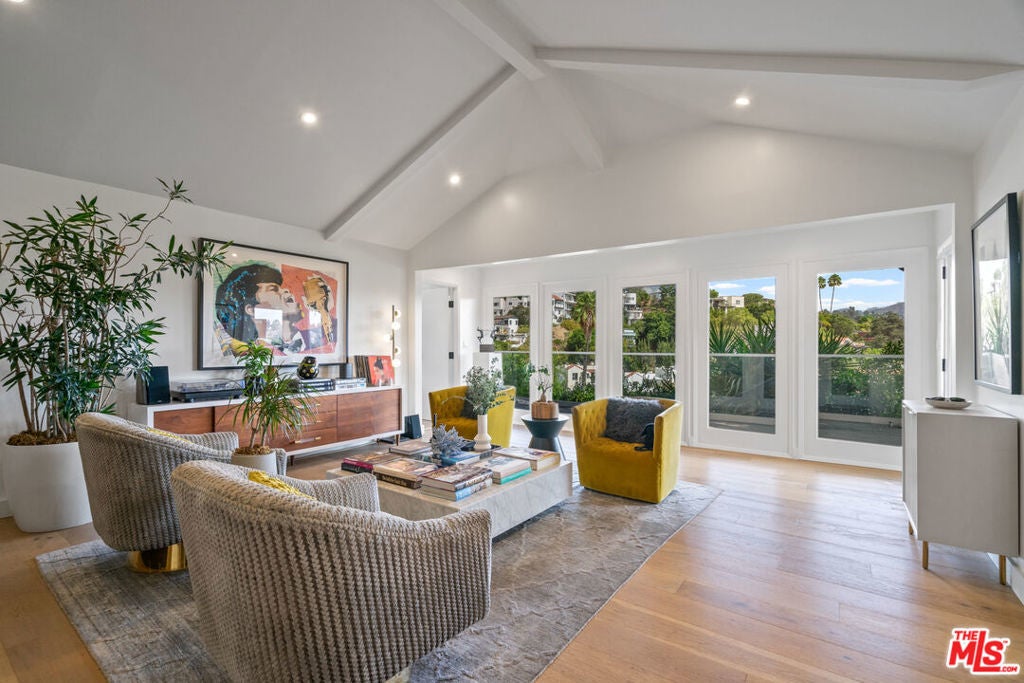 Photo of Listing #25596121