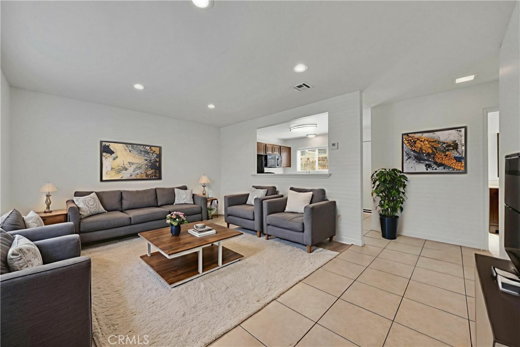 980 Mission Avenue # 6, Escondido Property Listing: MLS® #PW25223271