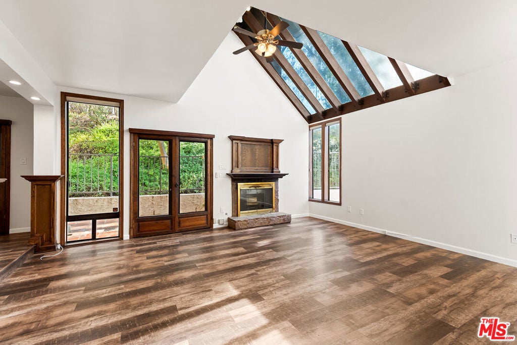 Photo of Listing #25586243