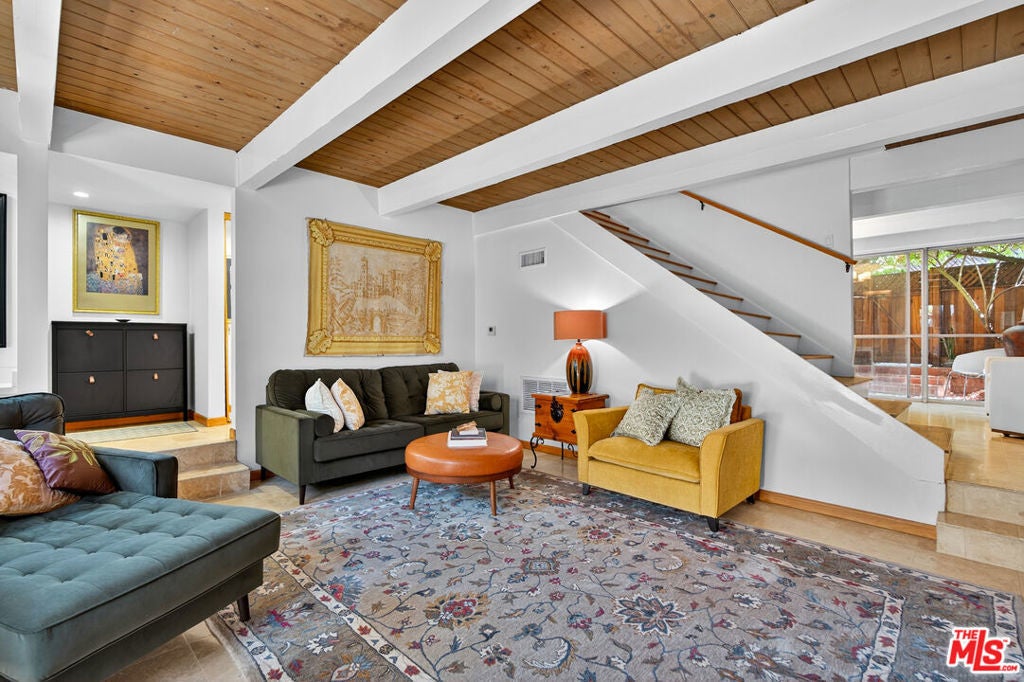 Photo of Listing #25596613