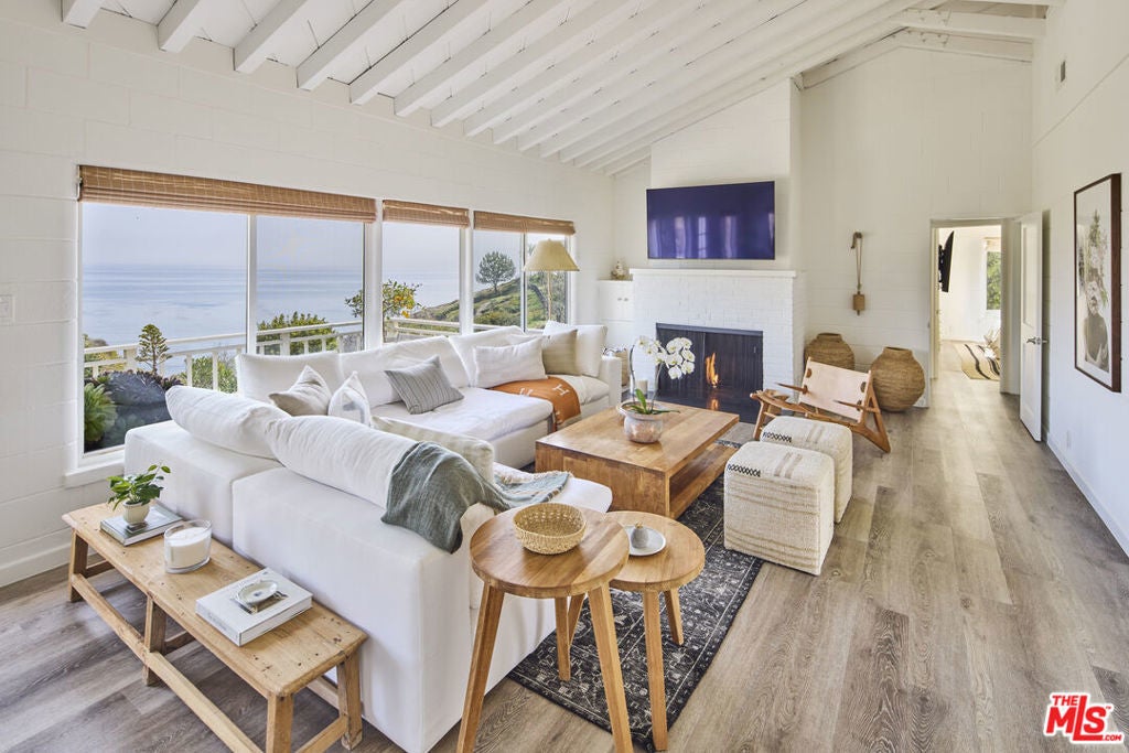 Photo of Listing #25596457