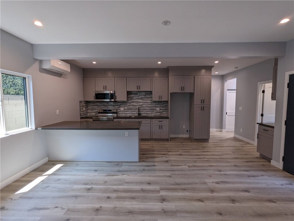 Photo of Listing #SR25224640