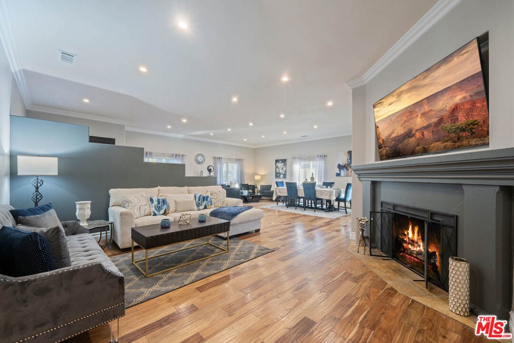 Photo of Listing #25597147