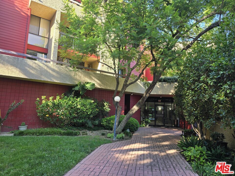 Photo of Listing #25597135