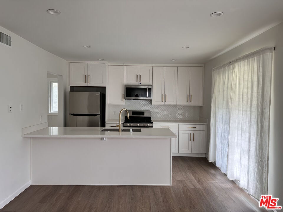 Photo of Listing #25597287